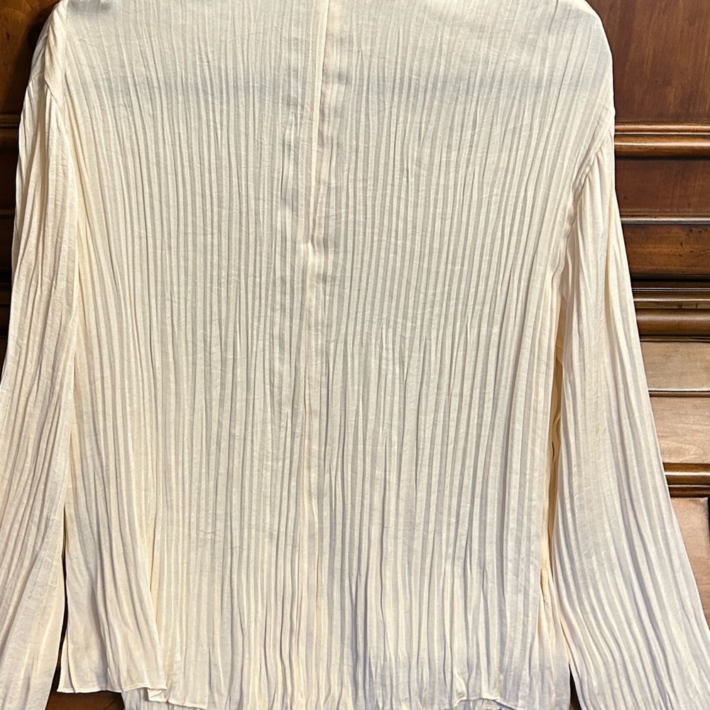 Vince Cream Crushed Satin Mock Neck Long Sleeve Blouse Size Small - Picture 6 of 11